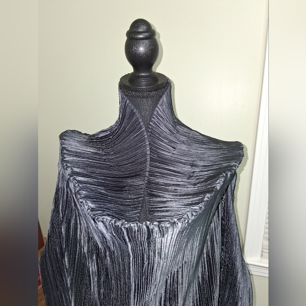 Mashiah Pleated Accordion Mini Dress Pewter Gray Assymetrical Long Sleeve M.